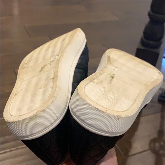 Cat and Jack tufted faux slip ons - Picture 5 of 7